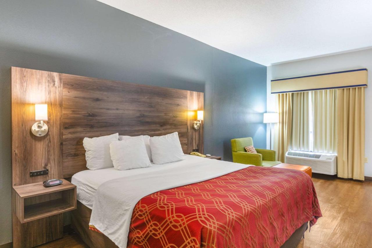Royal Palms Inn Stockbridge Ngoại thất bức ảnh