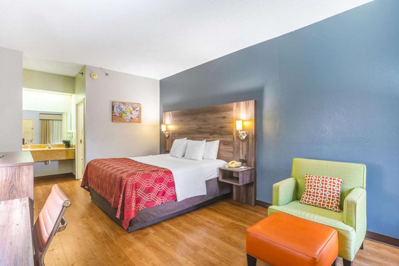 Royal Palms Inn Stockbridge Ngoại thất bức ảnh