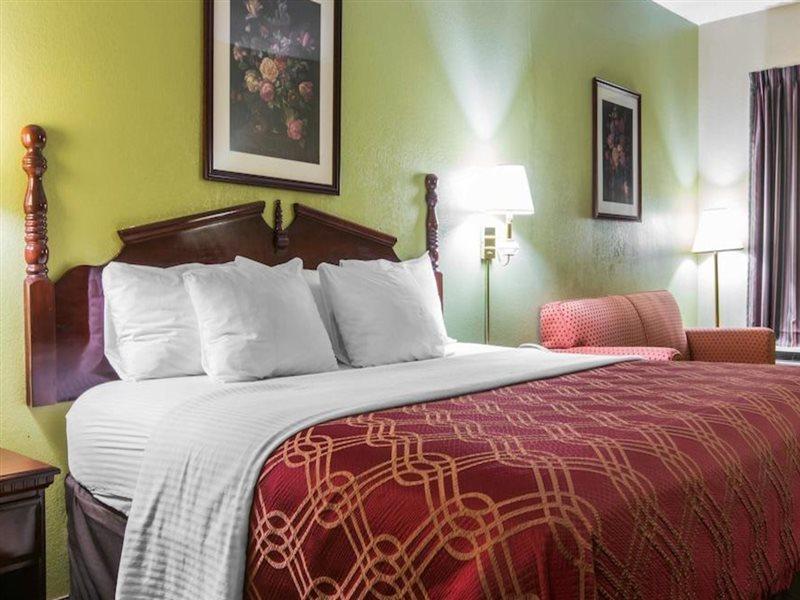 Royal Palms Inn Stockbridge Ngoại thất bức ảnh