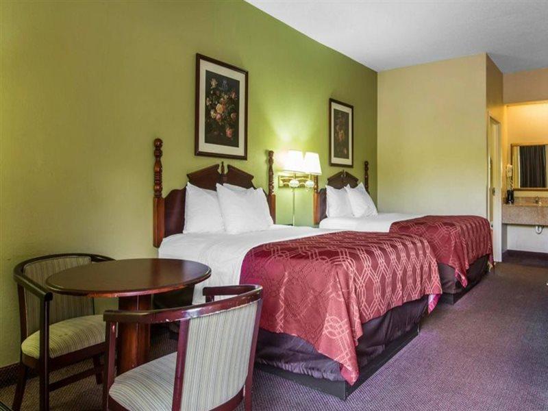 Royal Palms Inn Stockbridge Ngoại thất bức ảnh