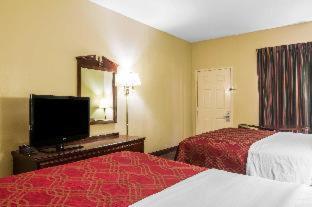 Royal Palms Inn Stockbridge Ngoại thất bức ảnh